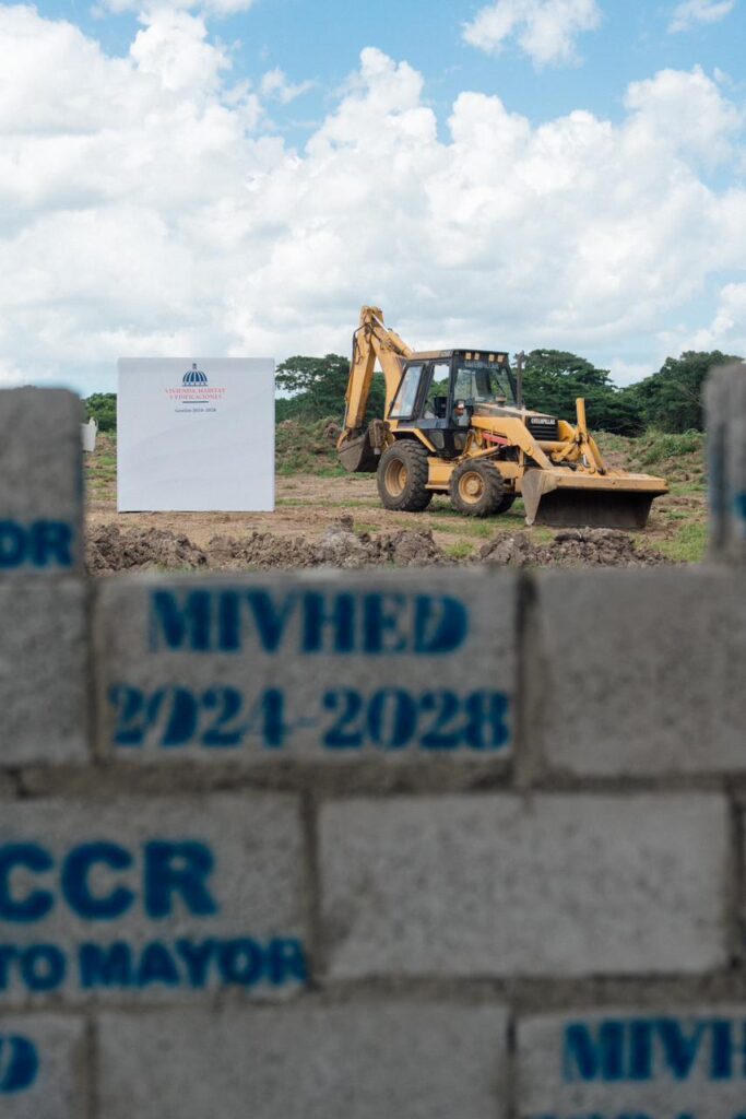 Ministro Ito Bisonó dejó iniciados los trabajos de construcción del Centro de Corrección y Rehabilitación Hato Mayor - Noticias de hoy en República Dominicana | De Último Minuto