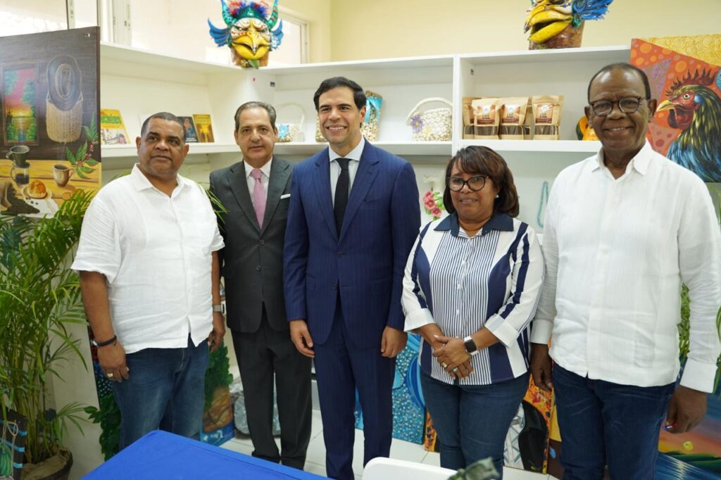 Raquel Peña y Roberto Ángel Salcedo inauguran el Primer Festival Cultural de la Región Enriquillo | 4 | Raquel Peña y Roberto Ángel Salcedo inauguran el Primer Festival Cultural de la Región Enriquillo - Noticias de hoy en República Dominicana | De Último Minuto