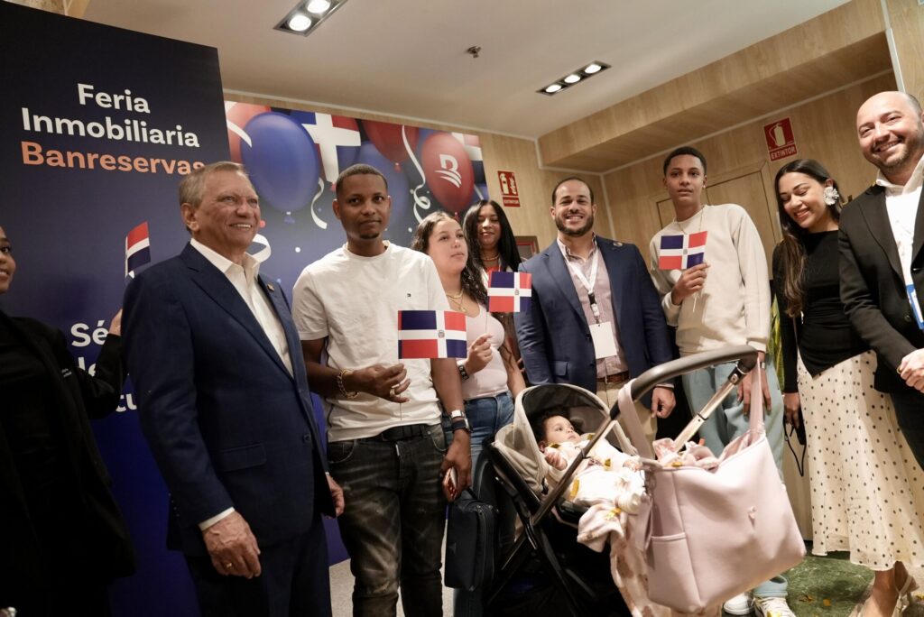 Banreservas cierra feria inmobiliaria en Madrid con financiamientos por más de RD$3,798 millones | 4 | Banreservas cierra feria inmobiliaria en Madrid con financiamientos por más de RD$3,798 millones - Noticias de hoy en República Dominicana | De Último Minuto