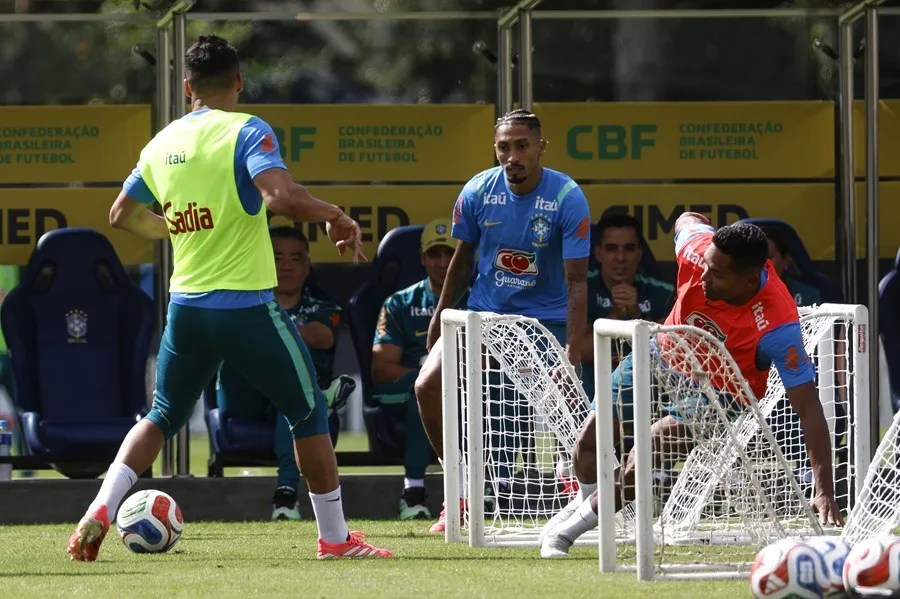 Ancelotti y Scolari intercambian ideas en el entrenamiento de la selección brasileña | 3 | Ancelotti y Scolari intercambian ideas en el entrenamiento de la selección brasileña - Noticias de hoy en República Dominicana | De Último Minuto