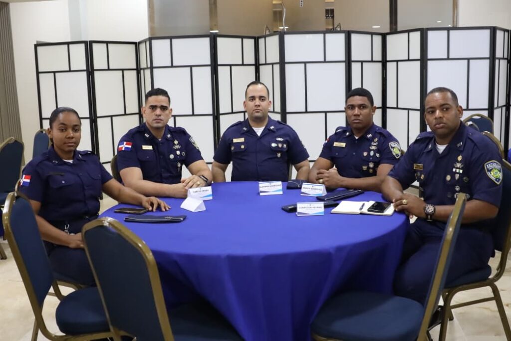 Policía Nacional fortalece implementación del nuevo modelo de servicio con taller de liderazgo territorial - Noticias de hoy en República Dominicana | De Último Minuto