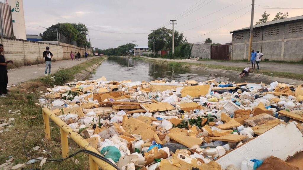 Joven de 23 años desaparece en canal de riego de Santiago Oeste | 3 | Joven de 23 años desaparece en canal de riego de Santiago Oeste - Noticias de hoy en República Dominicana | De Último Minuto
