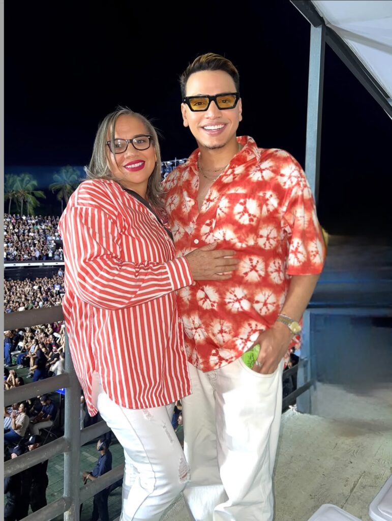 Con emotivas fotografías, figuras del entretenimiento celebran el Día de las Madres - Noticias de hoy en República Dominicana | De Último Minuto