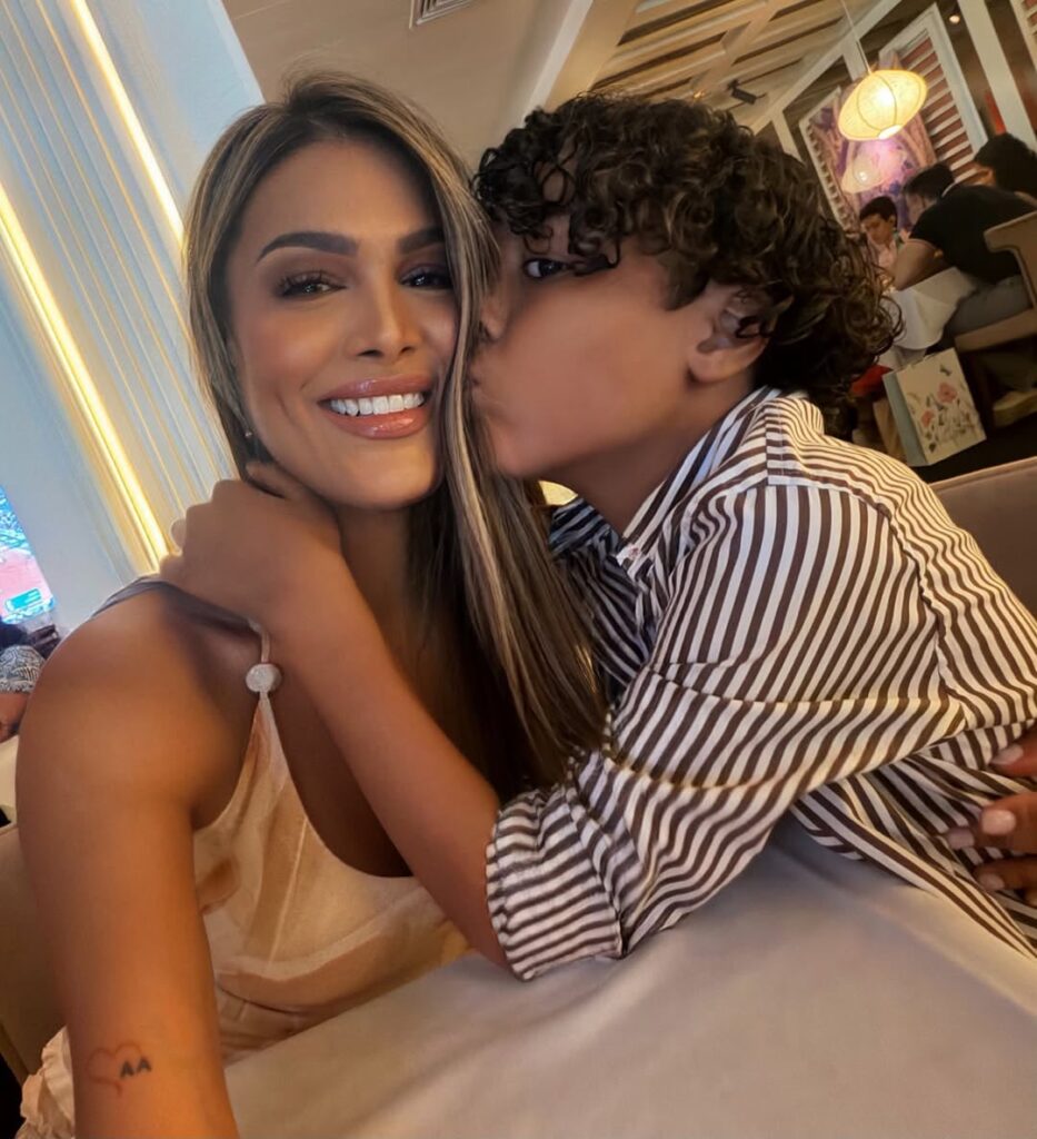 Con emotivas fotografías, figuras del entretenimiento celebran el Día de las Madres - Noticias de hoy en República Dominicana | De Último Minuto