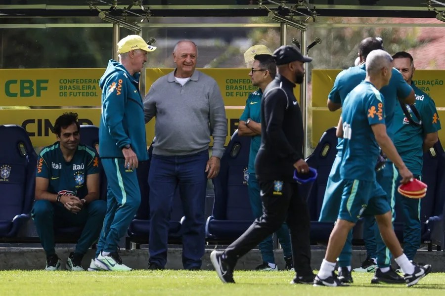 Ancelotti y Scolari intercambian ideas en el entrenamiento de la selección brasileña | 2 | Ancelotti y Scolari intercambian ideas en el entrenamiento de la selección brasileña - Noticias de hoy en República Dominicana | De Último Minuto