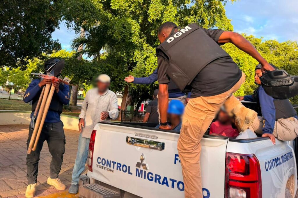 DGM reporta 2,056 indocumentados detenidos y 1,350 deportados | 2 | DGM reporta 2,056 indocumentados detenidos y 1,350 deportados - Noticias de hoy en República Dominicana | De Último Minuto