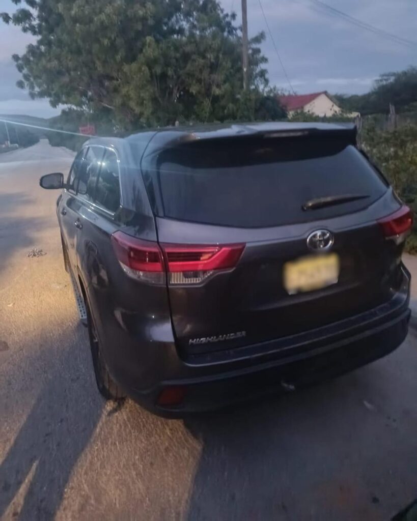 Detienen a dos dominicanos por traficar a extranjeros indocumentados a bordo de una jeepeta - Noticias de hoy en República Dominicana | De Último Minuto