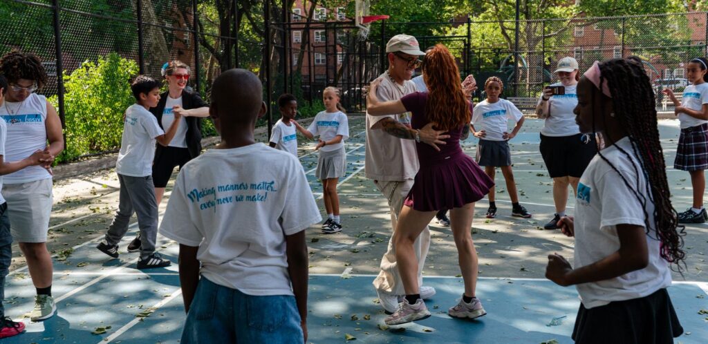 Lenny Tavárez y su esposa lanzan iniciativa social para jóvenes en East Harlem | 2 | Lenny Tavárez y su esposa lanzan iniciativa social para jóvenes en East Harlem - Noticias de hoy en República Dominicana | De Último Minuto