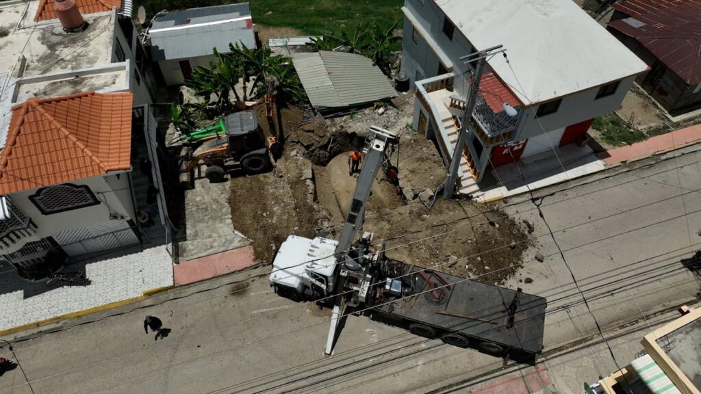 MICM y CECCOM desmantelan estación clandestina que operaba con tanques soterrados en San Juan | 2 | MICM y CECCOM desmantelan estación clandestina que operaba con tanques soterrados en San Juan - Noticias de hoy en República Dominicana | De Último Minuto
