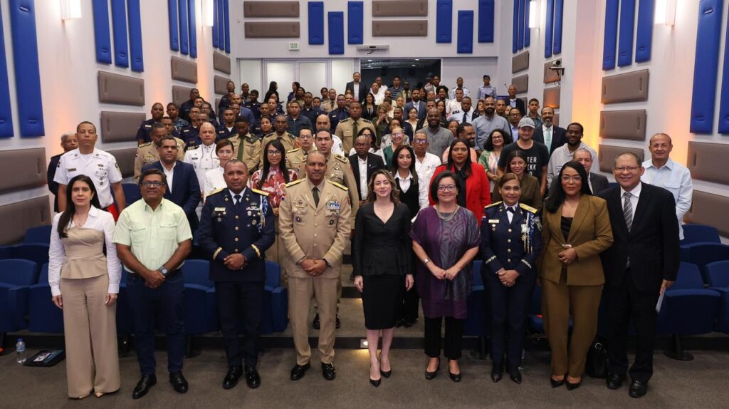 Ministerio de la Mujer pone en marcha Consulta Nacional de Hombres para prevenir violencia contra las mujeres | 2 | Ministerio de la Mujer pone en marcha Consulta Nacional de Hombres para prevenir violencia contra las mujeres - Noticias de hoy en República Dominicana | De Último Minuto