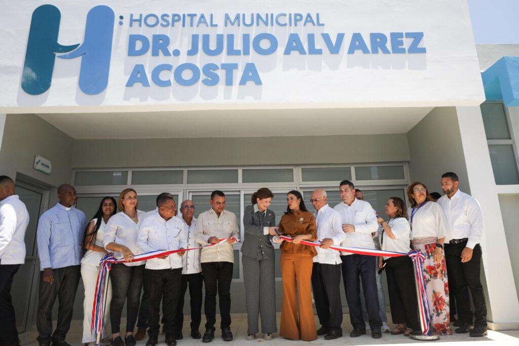 Raquel Peña y director del SNS entregan renovado hospital municipal de Castañuelas | 2 | Raquel Peña y director del SNS entregan renovado hospital municipal de Castañuelas - Noticias de hoy en República Dominicana | De Último Minuto