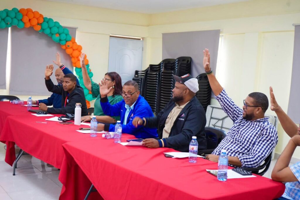 Regional 03 de Azua y ADP abordan cierre del año escolar y necesidades del sistema educativo | 2 | Regional 03 de Azua y ADP abordan cierre del año escolar y necesidades del sistema educativo - Noticias de hoy en República Dominicana | De Último Minuto