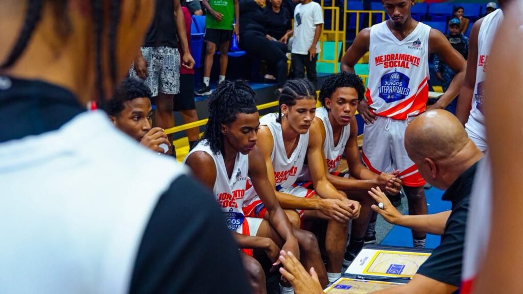 Seis campeones de zona avanzan a etapa final del Torneo Interbarrial de Baloncesto de Miderec | 2 | Seis campeones de zona avanzan a etapa final del Torneo Interbarrial de Baloncesto de Miderec - Noticias de hoy en República Dominicana | De Último Minuto