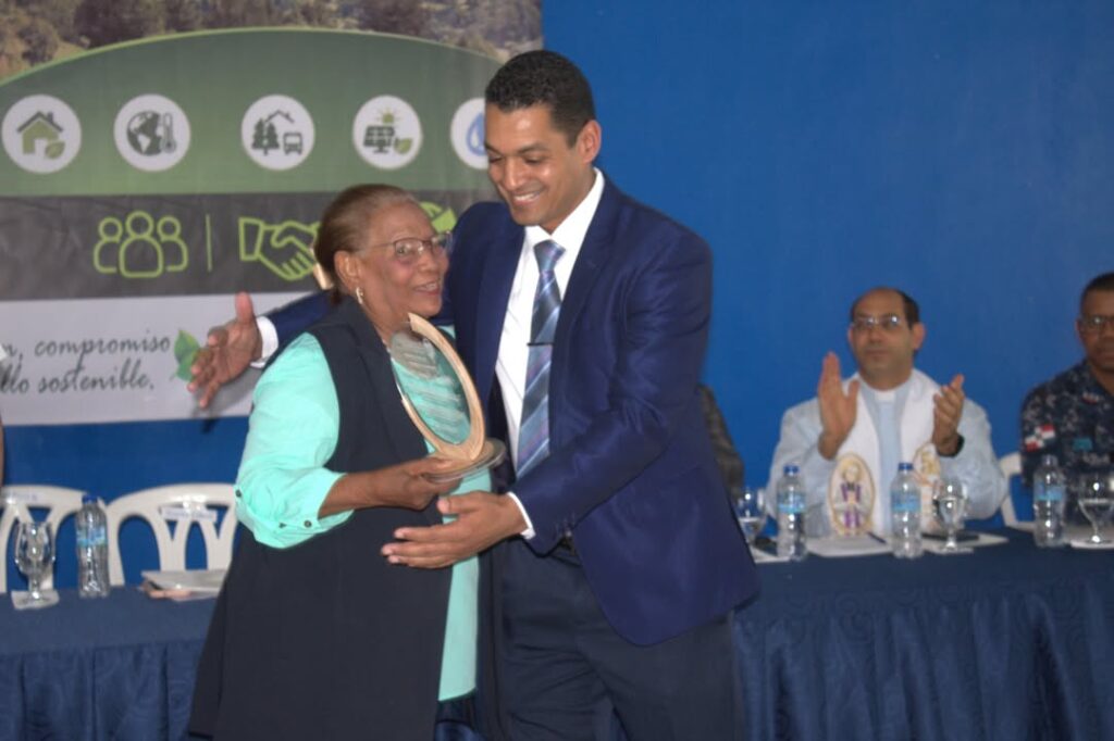 Subcentro UASD Constanza realiza con éxito “Cumbre Constanza Sostenible 2026” - Noticias de hoy en República Dominicana | De Último Minuto