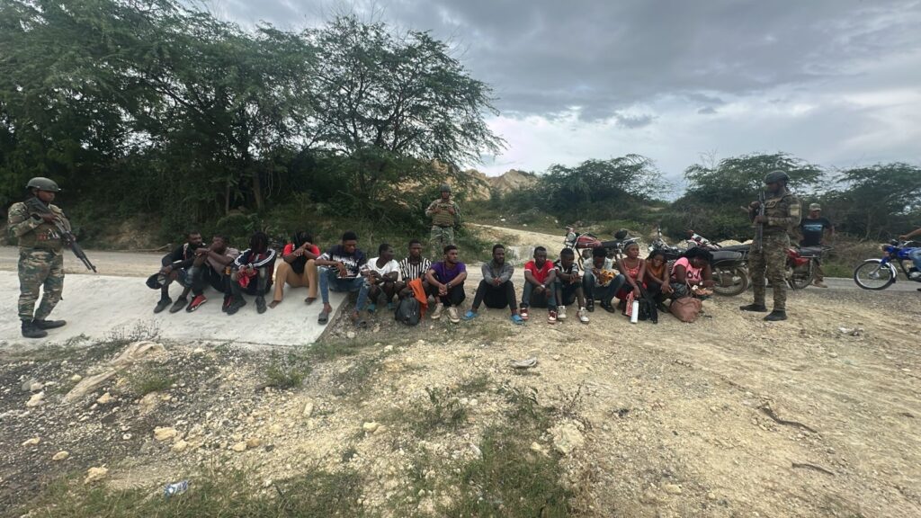 Ejército reporta más de 11 mil haitianos indocumentados detenidos durante operativos en mayo | 3 | Ejército reporta más de 11 mil haitianos indocumentados detenidos durante operativos en mayo - Noticias de hoy en República Dominicana | De Último Minuto