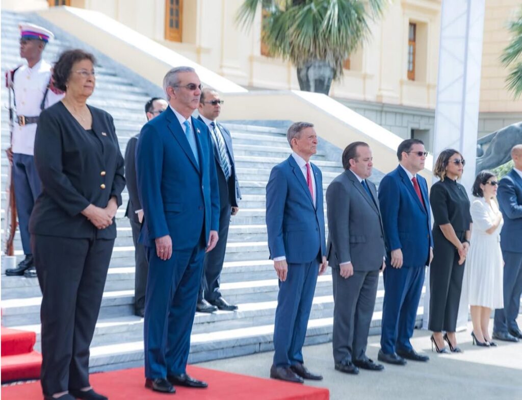 Presidente Abinader recibe a su homóloga de Surinam en visita oficial para fortalecer la cooperación bilateral - Noticias de hoy en República Dominicana | De Último Minuto