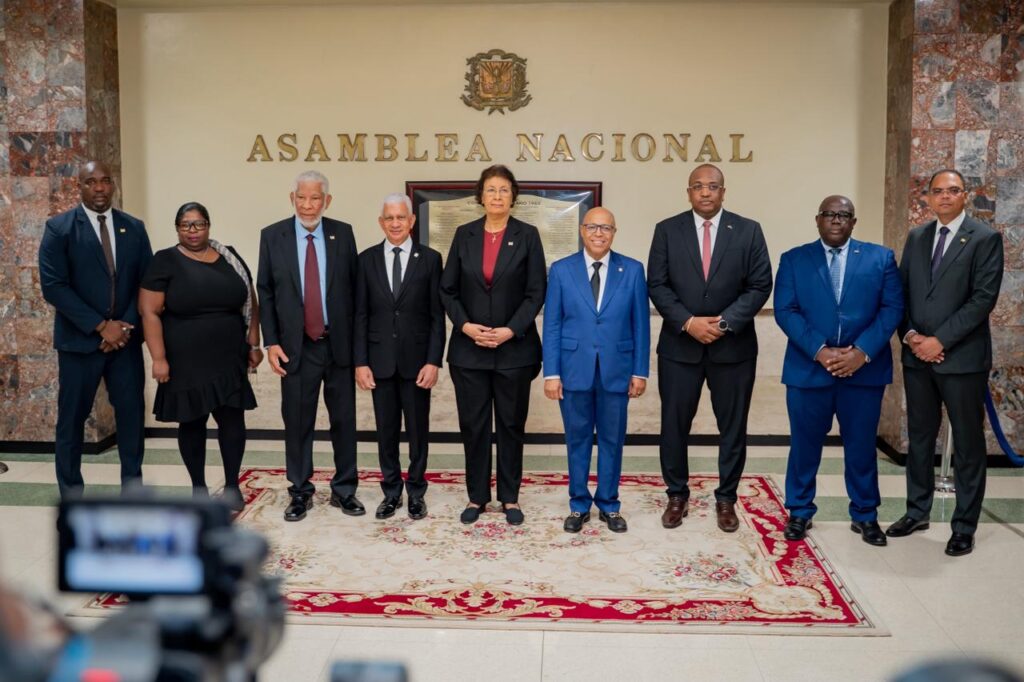 Congreso Nacional recibe a la presidenta de Surinam, Jennifer Geerlings-Simons | 2 | Congreso Nacional recibe a la presidenta de Surinam, Jennifer Geerlings-Simons - Noticias de hoy en República Dominicana | De Último Minuto