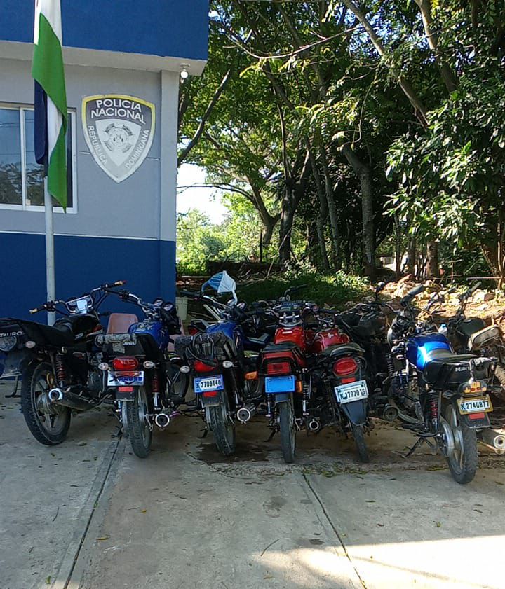 Policía ocupa armas ilegales, recupera motocicletas robadas y ejecuta arrestos en Santo Domingo Norte - Noticias de hoy en República Dominicana | De Último Minuto