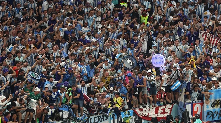 La FIFA prohíbe que los aficionados lleven botellas de agua a los estadios del Mundial