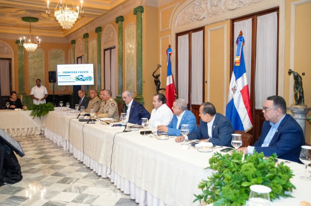 Abinader anuncia más seguridad y desarrollo en la frontera - Noticias de hoy en República Dominicana | De Último Minuto
