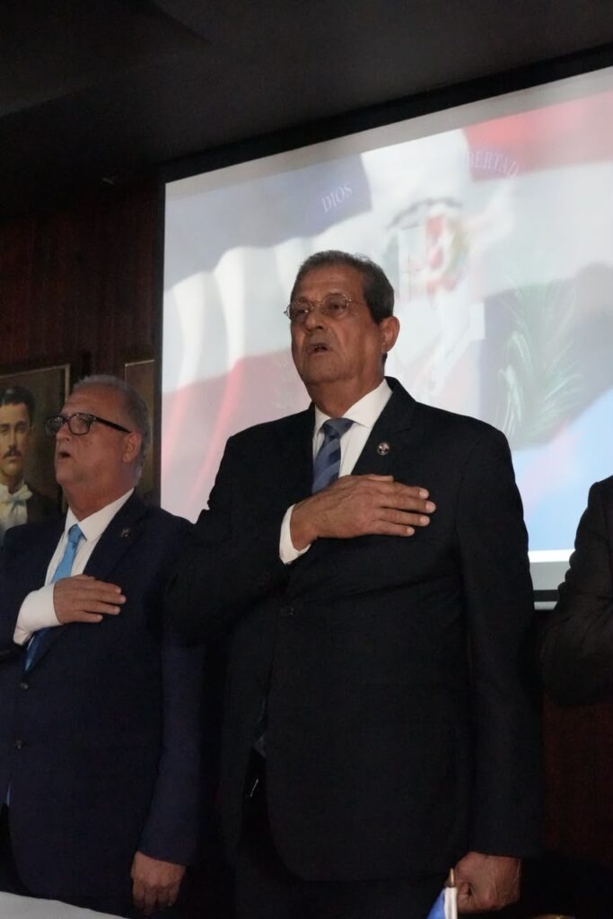 Instituto Duartiano juramenta nuevos miembros de honor y reafirma defensa de los símbolos patrios - Noticias de hoy en República Dominicana | De Último Minuto