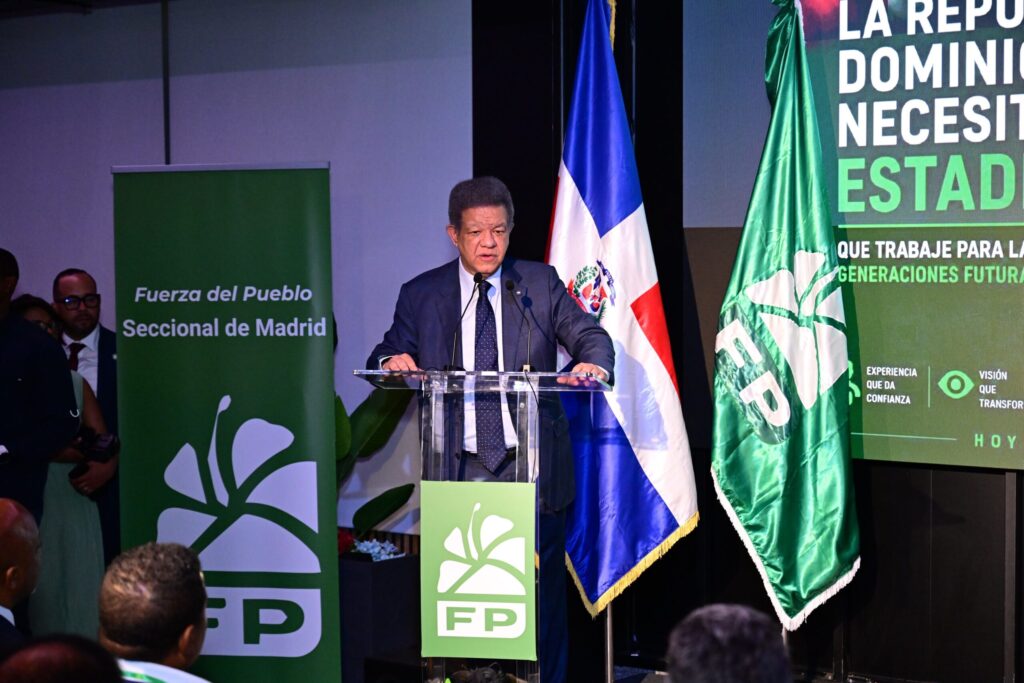 Leonel juramenta dirigentes del PRM, PLD y PED en masivo acto en Madrid | 7 | Leonel juramenta dirigentes del PRM, PLD y PED en masivo acto en Madrid - Noticias de hoy en República Dominicana | De Último Minuto
