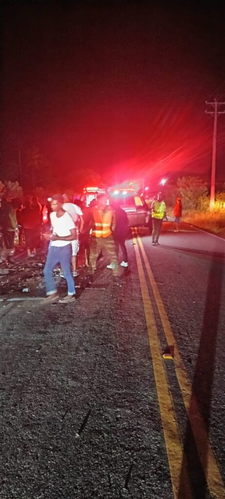 Dos franceses mueren y cinco resultan heridos en accidente en El Catey | 4 | Dos franceses mueren y cinco resultan heridos en accidente en El Catey - Noticias de hoy en República Dominicana | De Último Minuto