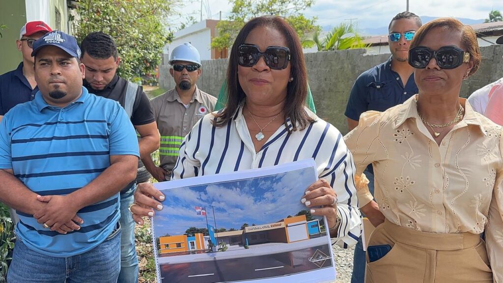 Gobernadora Adela Tejada y el CODIA inspeccionan terreno para nueva sede de la Defensa Civil en Bonao | 3 | Gobernadora Adela Tejada y el CODIA inspeccionan terreno para nueva sede de la Defensa Civil en Bonao - Noticias de hoy en República Dominicana | De Último Minuto