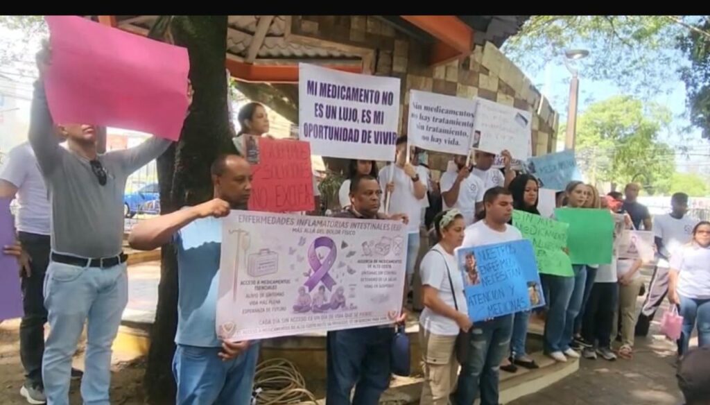 Pacientes con colitis y Crohn denuncian crisis por falta de medicamentos de alto costo en Santiago | 2 | Pacientes con colitis y Crohn denuncian crisis por falta de medicamentos de alto costo en Santiago - Noticias de hoy en República Dominicana | De Último Minuto