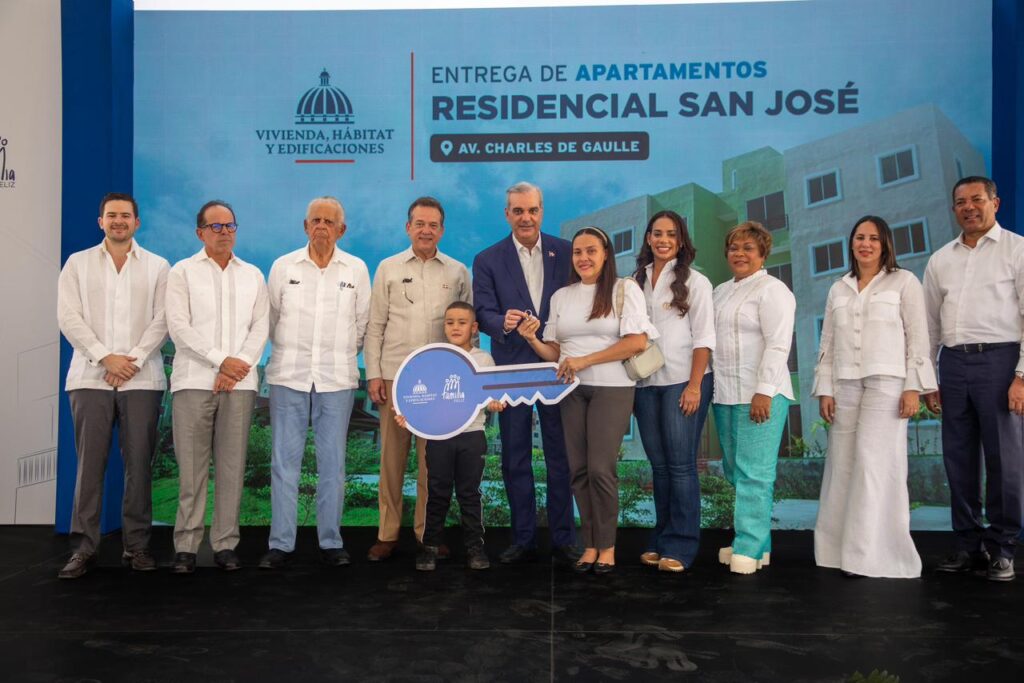 Banreservas financia 700 viviendas del residencial San José entregadas por Abinader - Noticias de hoy en República Dominicana | De Último Minuto