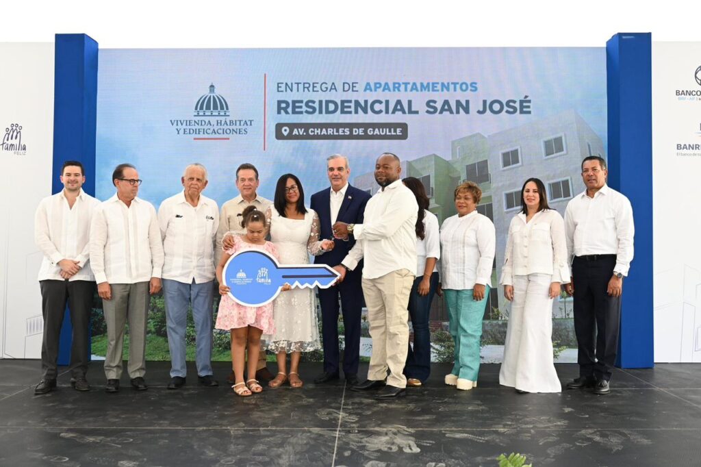 Banreservas financia 700 viviendas del residencial San José entregadas por Abinader - Noticias de hoy en República Dominicana | De Último Minuto