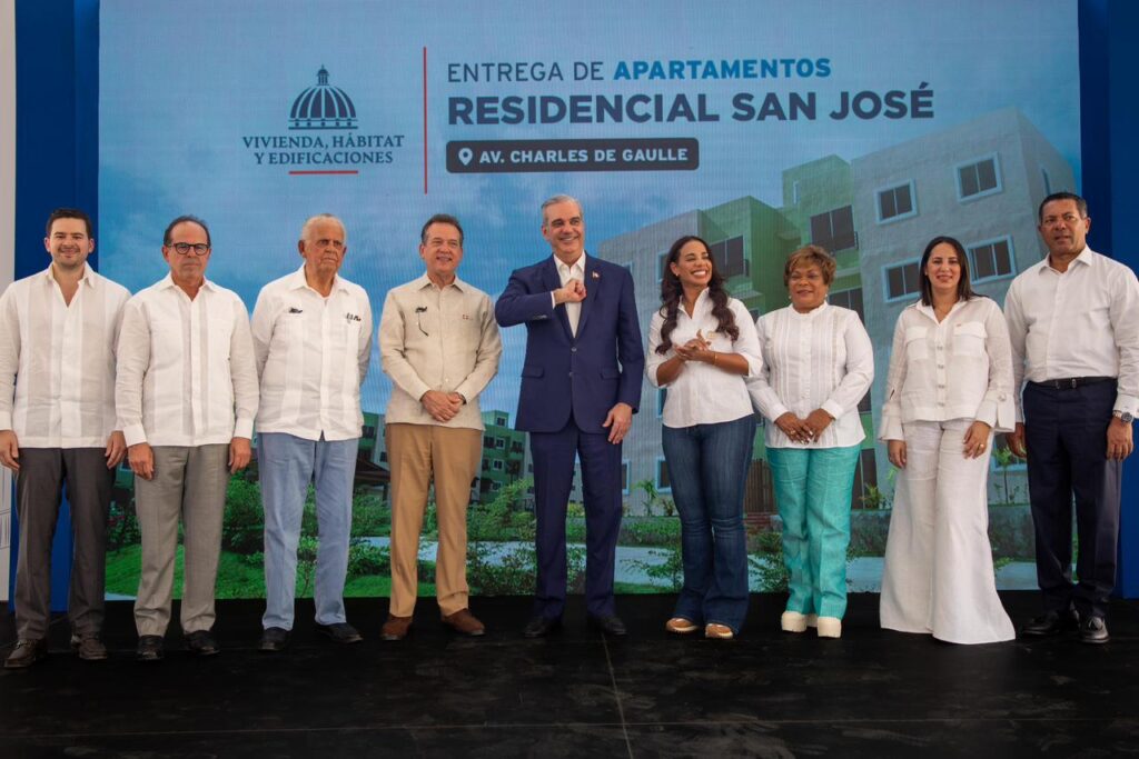 Banreservas financia 700 viviendas del residencial San José entregadas por Abinader - Noticias de hoy en República Dominicana | De Último Minuto