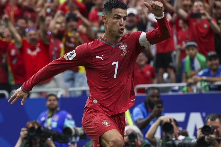 Portugal golea a Uzbekistán con doblete de Cristiano Ronaldo | 2 | Portugal golea a Uzbekistán con doblete de Cristiano Ronaldo - Noticias de hoy en República Dominicana | De Último Minuto