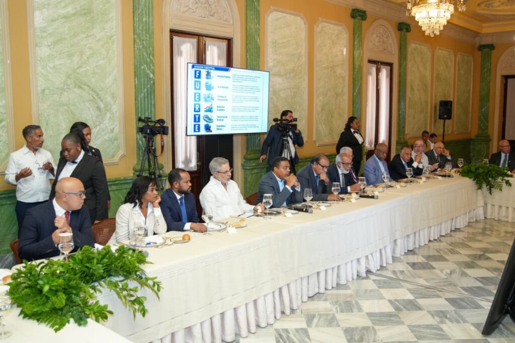 Abinader anuncia más seguridad y desarrollo en la frontera - Noticias de hoy en República Dominicana | De Último Minuto