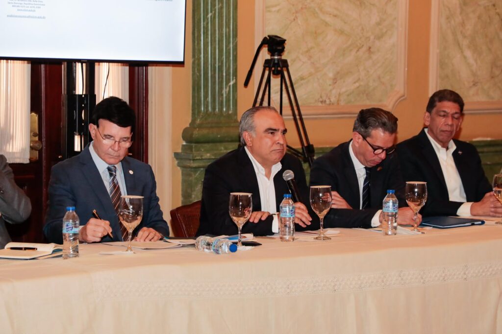 Abinader destaca cooperación con sectores productivos para preservar estabilidad económica - Noticias de hoy en República Dominicana | De Último Minuto