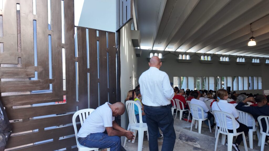 Cientos de fieles se congregan en celebración de Corpus Christi encabezada por monseñor Carlos Tomás Morel Diplán - Noticias de hoy en República Dominicana | De Último Minuto