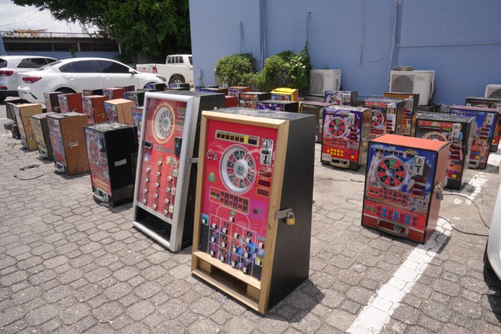 DINTEL y Ministerio Público ocupan 87 máquinas tragamonedas que operaban ilegalmente - Noticias de hoy en República Dominicana | De Último Minuto