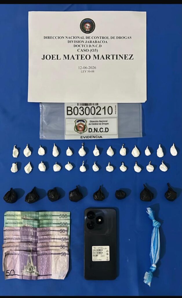 DNCD ocupa más de 6,500 gramos de drogas y arresta a 43 personas en operativos | 2 | DNCD ocupa más de 6,500 gramos de drogas y arresta a 43 personas en operativos - Noticias de hoy en República Dominicana | De Último Minuto