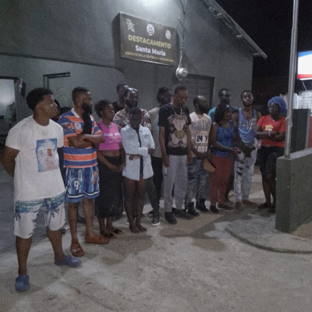 Ejército detiene a 54 indocumentados y retiene motocicletas durante operativos en Montecristi | 3 | Ejército detiene a 54 indocumentados y retiene motocicletas durante operativos en Montecristi - Noticias de hoy en República Dominicana | De Último Minuto