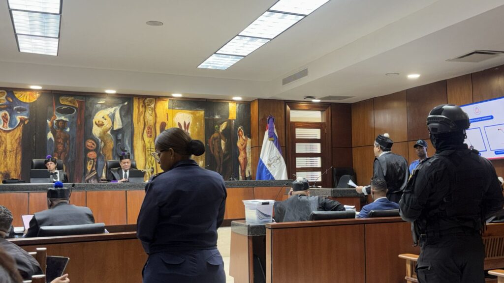 Fiscal Aurelio Valdez Alcántara se encuentra en sala de audiencia por apelación a prisión preventiva | 1 | Fiscal Aurelio Valdez Alcántara se encuentra en sala de audiencia por apelación a prisión preventiva - Noticias de hoy en República Dominicana | De Último Minuto