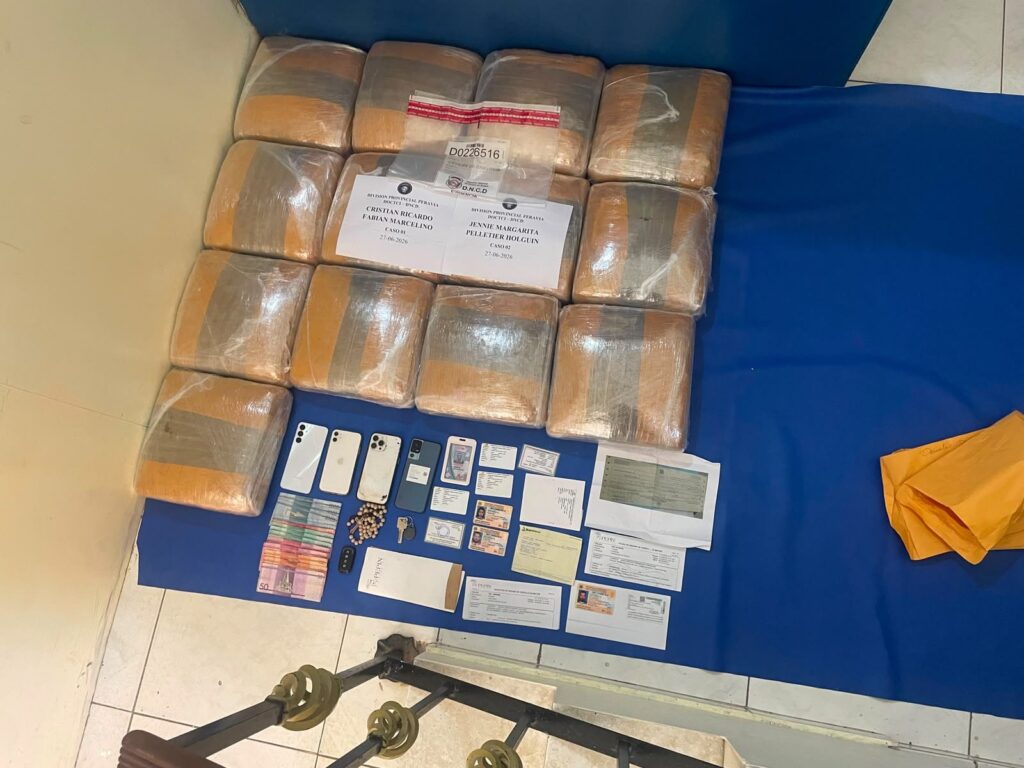 Intervienen en Azua alijo de 129 libras de marihuana ocultas en vehículo | 1 | Intervienen en Azua alijo de 129 libras de marihuana ocultas en vehículo - Noticias de hoy en República Dominicana | De Último Minuto