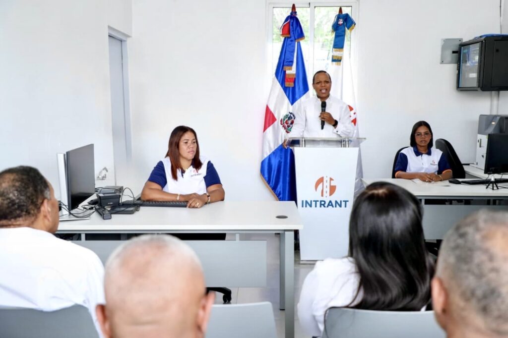 Intrant inaugura primera oficina de licencias de conducir en Jimaní | 1 | Intrant inaugura primera oficina de licencias de conducir en Jimaní - Noticias de hoy en República Dominicana | De Último Minuto