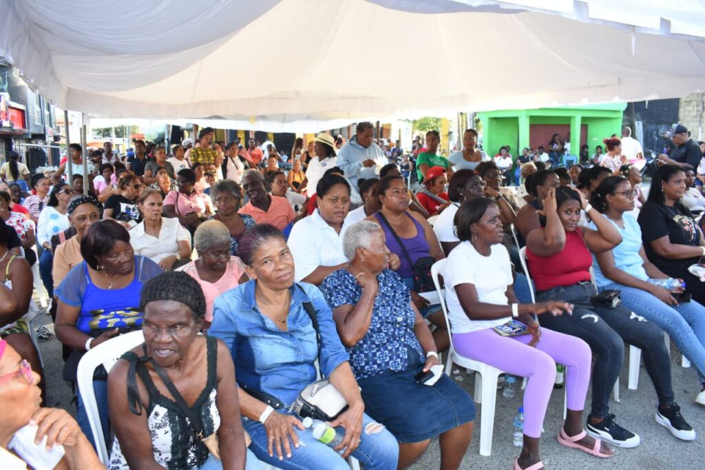 Madres participan en celebración organizada por vicealcalde Freilin Urbáez en San Luis | 1 | Madres participan en celebración organizada por vicealcalde Freilin Urbáez en San Luis - Noticias de hoy en República Dominicana | De Último Minuto