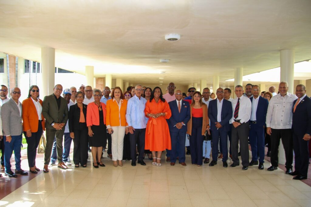 Maribel Lorenzo cierra campaña con amplio respaldo de la comunidad universitaria de la UASD - Noticias de hoy en República Dominicana | De Último Minuto