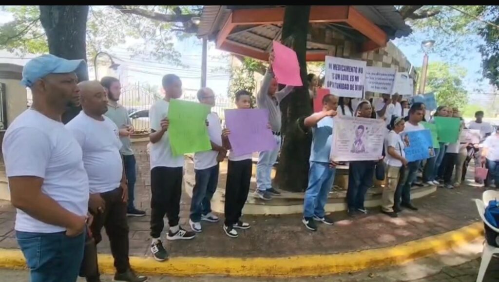 Pacientes con colitis y Crohn denuncian crisis por falta de medicamentos de alto costo en Santiago | 1 | Pacientes con colitis y Crohn denuncian crisis por falta de medicamentos de alto costo en Santiago - Noticias de hoy en República Dominicana | De Último Minuto