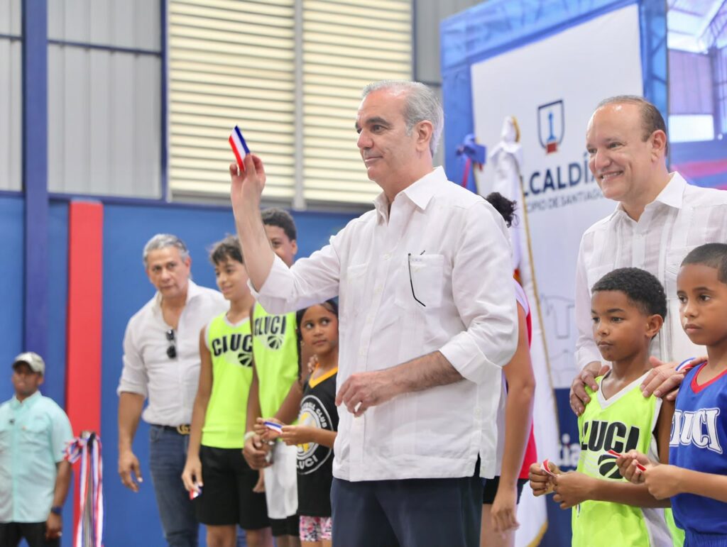 Presidente Abinader dispone que el Mescyt evalúe desde quinto de bachillerato las solicitudes de becas | 1 | Presidente Abinader dispone que el Mescyt evalúe desde quinto de bachillerato las solicitudes de becas - Noticias de hoy en República Dominicana | De Último Minuto