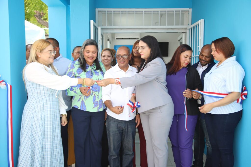 Senadora Lía Díaz entrega remozado Centro de Salud en Sábana Yegua | 1 | Senadora Lía Díaz entrega remozado Centro de Salud en Sábana Yegua - Noticias de hoy en República Dominicana | De Último Minuto