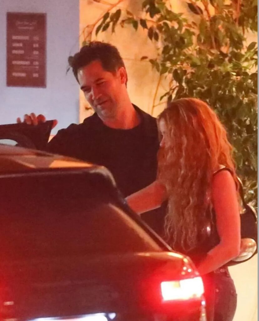 Shakira y el actor mexicano Manuel García-Rulfo desatan rumores de romance tras ser captados fuera de un hotel | 6 | Shakira y el actor mexicano Manuel García-Rulfo desatan rumores de romance tras ser captados fuera de un hotel - Noticias de hoy en República Dominicana | De Último Minuto