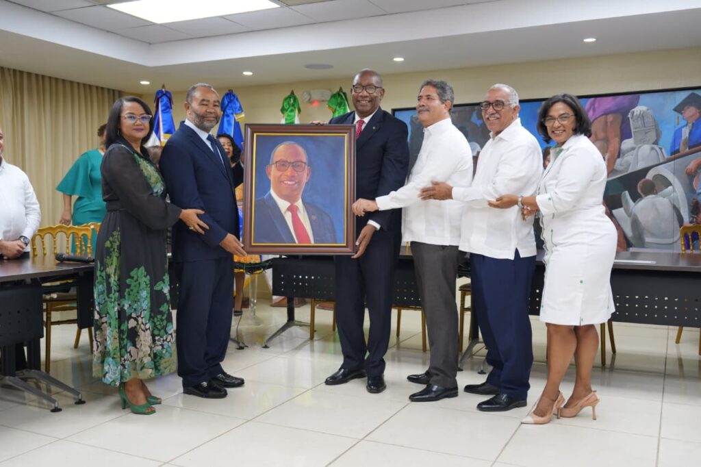 COOEPROUASD reconoce al rector Editrudis Beltrán por fortalecer el cooperativismo universitario - Noticias de hoy en República Dominicana | De Último Minuto