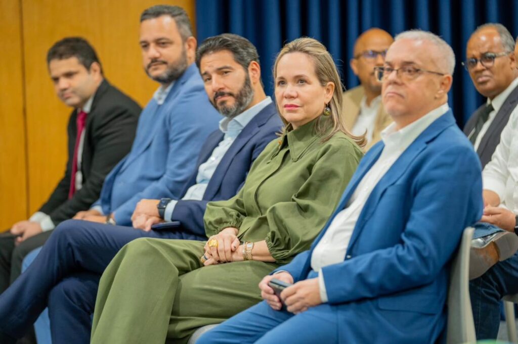 Egresados de BARNA Management School lanzan iniciativa para impulsar el diálogo sobre los principales desafíos nacionales | 1 | Egresados de BARNA Management School lanzan iniciativa para impulsar el diálogo sobre los principales desafíos nacionales - Noticias de hoy en República Dominicana | De Último Minuto